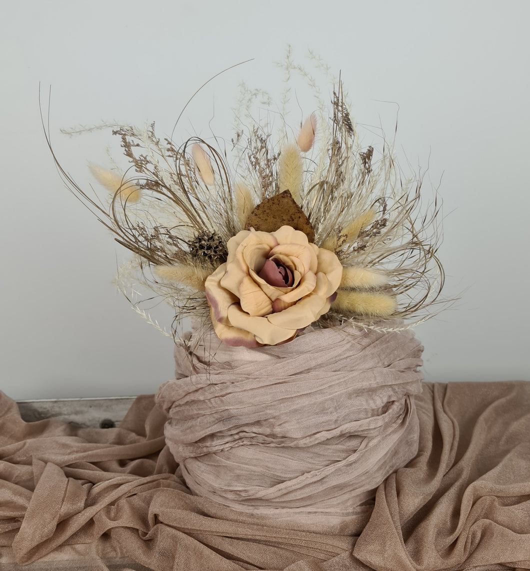 Peach blush Everlasting flowers cake topper