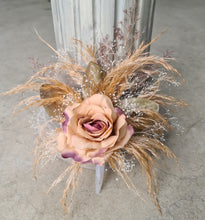 Load image into Gallery viewer, Everlasting flowers cake topper - peach &amp; neutral
