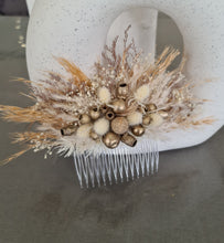 Load image into Gallery viewer, Bohemia everlasting flowers hair comb
