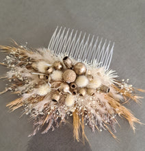 Load image into Gallery viewer, Bohemia everlasting flowers hair comb
