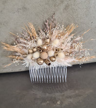 Load image into Gallery viewer, Bohemia everlasting flowers hair comb
