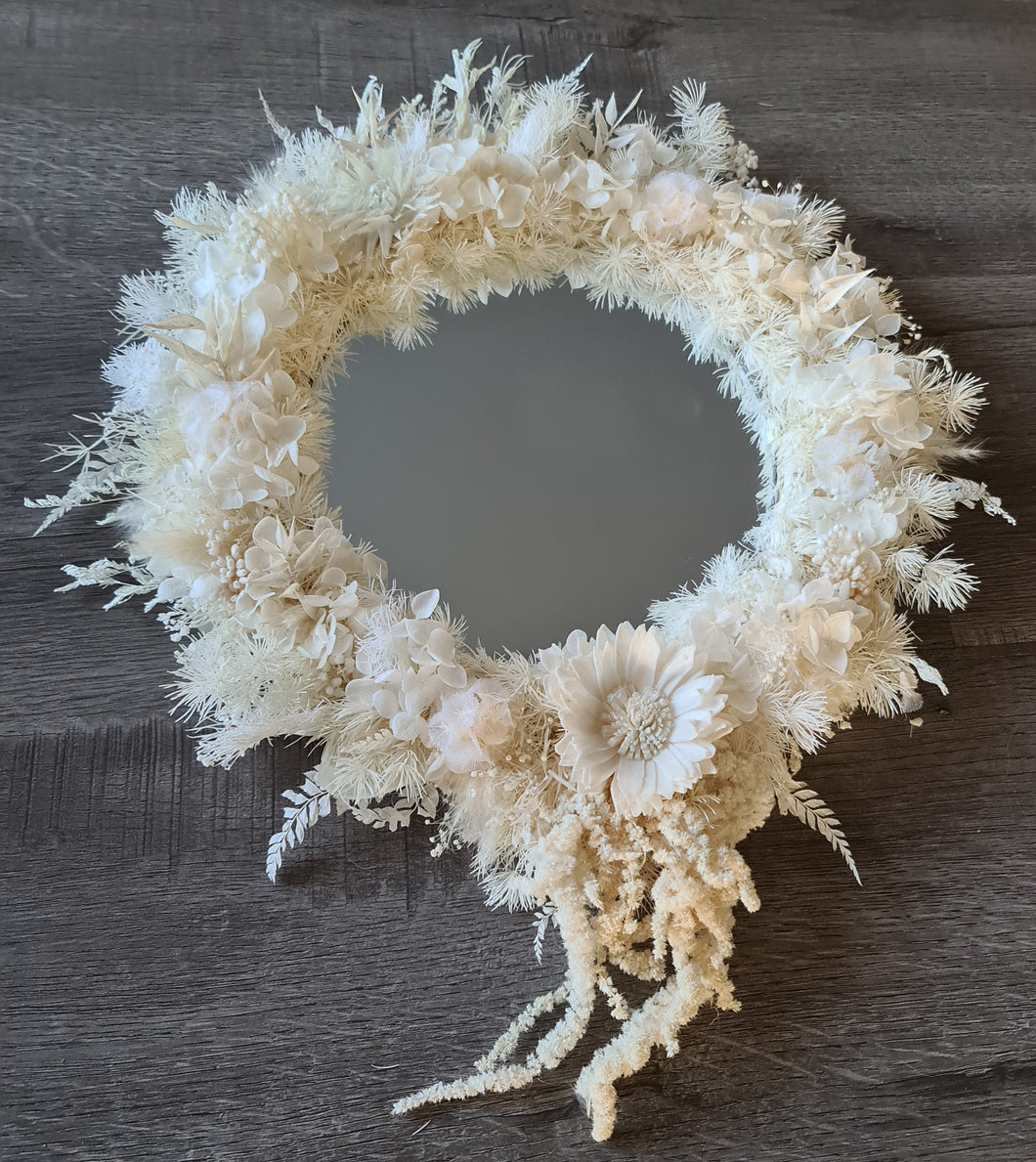 Boho deco Everlasting flowers wall mirror