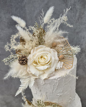 Load image into Gallery viewer, Sophisticated &amp; Elegant Everlasting flowers cake topper – set of 4
