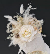 Load image into Gallery viewer, Sophisticated &amp; Elegant Everlasting flowers cake topper – set of 4
