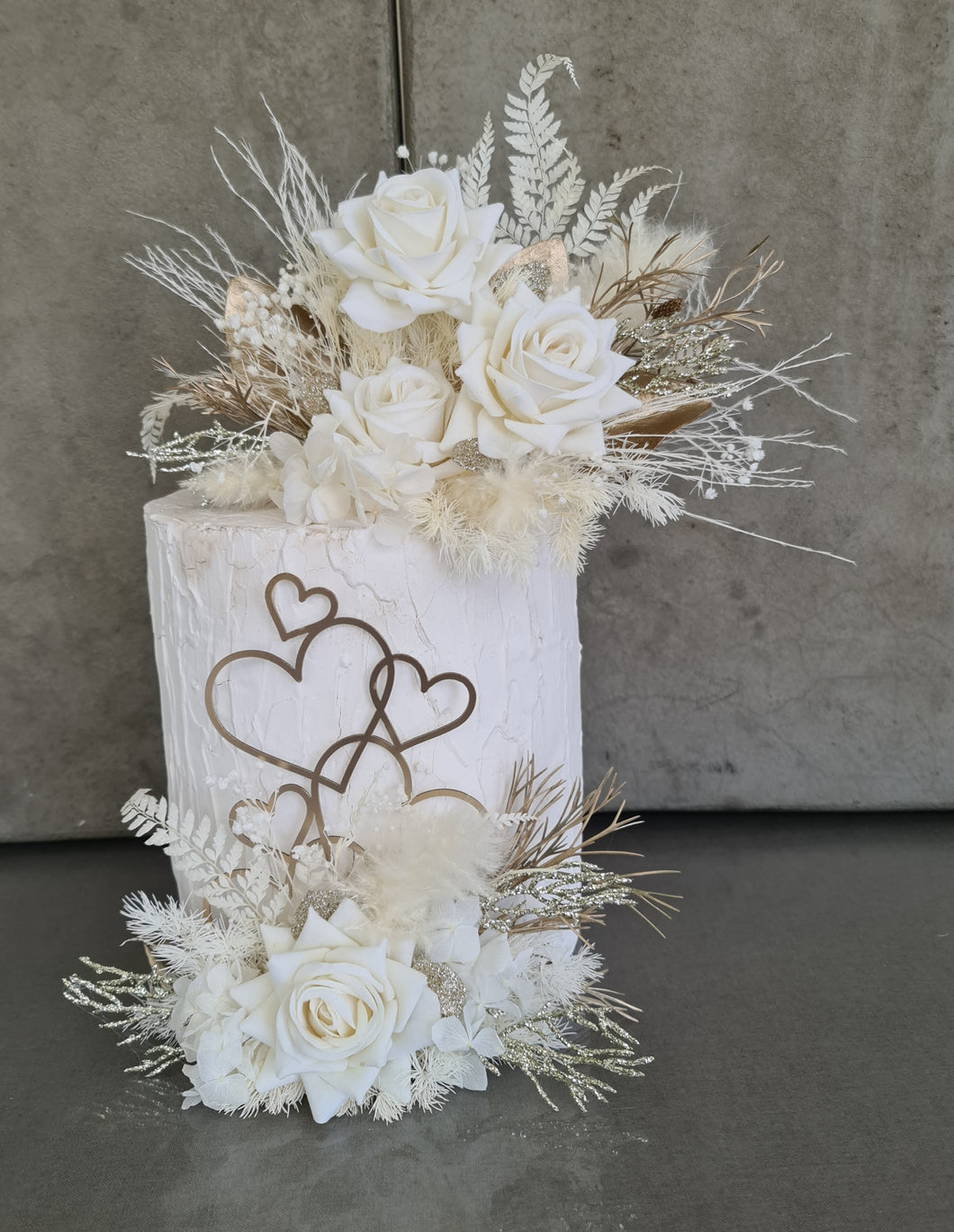 Everlasting flowers cake topper x 2 – off white & gold