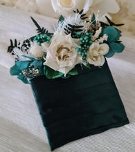 Load image into Gallery viewer, Groom&#39;s everlasting pocket flowers - green &amp; neutral
