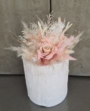 Load image into Gallery viewer, Everlasting preserved flowers cake topper in blush

