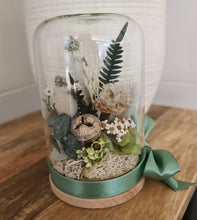 Load image into Gallery viewer, Mini everlasting flowers glass dome - green
