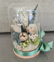 Load image into Gallery viewer, Mini everlasting flowers glass dome - green
