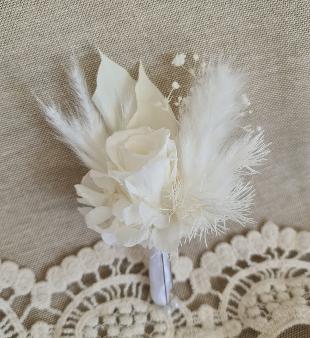 White buttonhole with mini preserved rose - Style 1