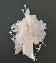 Load image into Gallery viewer, Preserved flowers buttonhole in white

