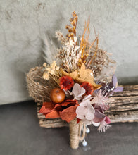 Load image into Gallery viewer, Rustic Everlasting flowers buttonhole w hessian
