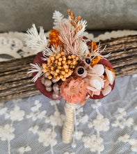 Load image into Gallery viewer, Preserved buttonhole rustic style

