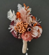 Load image into Gallery viewer, Preserved buttonhole rustic style
