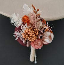 Load image into Gallery viewer, Preserved buttonhole rustic style
