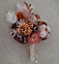 Load image into Gallery viewer, Preserved buttonhole rustic style
