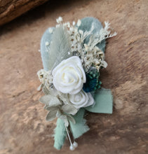 Load image into Gallery viewer, Sage &amp; white Everlasting buttonhole
