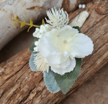 Load image into Gallery viewer, Green &amp; white wedding buttonhole boutonniere
