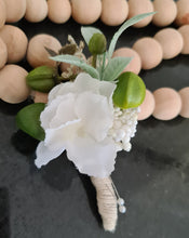 Load image into Gallery viewer, Wedding buttonhole boutonniere in green &amp; white colours
