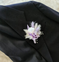 Load image into Gallery viewer, Groom&#39;s buttonhole mini preserved rose - White Violet Purple
