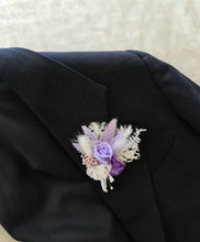 Load image into Gallery viewer, Everlasting flowers buttonhole w mini violet rose
