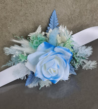 Load image into Gallery viewer, Everlasting flowers school formal / prom corsage – white &amp; blue
