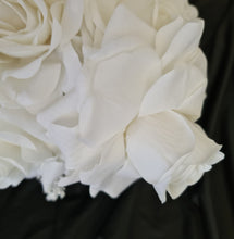 Load image into Gallery viewer, Popular long stem roses &amp; pocket flowers elopement set in white
