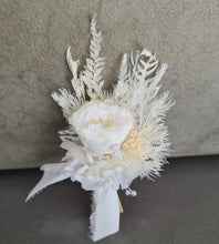 Load image into Gallery viewer, Wedding buttonhole boutonniere w mini preserved peony - white
