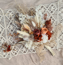 Load image into Gallery viewer, Rustic wedding elopement set – preserved &amp; dry bridal bouquet &amp; buttonhole
