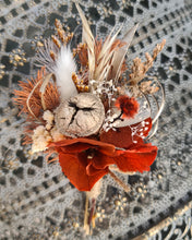Load image into Gallery viewer, Rustic wedding elopement set – preserved &amp; dry bridal bouquet &amp; buttonhole
