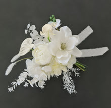 Load image into Gallery viewer, White bridal bouquet &amp; buttonhole – Elopement set

