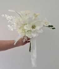 Load image into Gallery viewer, White bridal bouquet &amp; buttonhole – Elopement set
