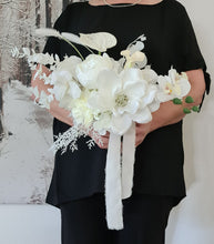 Load image into Gallery viewer, White bridal bouquet &amp; buttonhole – Elopement set
