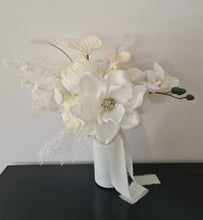 Load image into Gallery viewer, White bridal bouquet &amp; buttonhole – Elopement set
