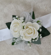 Load image into Gallery viewer, Everlasting flowers white &amp; green corsage - School formal / Wedding
