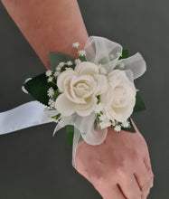 Load image into Gallery viewer, Everlasting flowers white &amp; green corsage - School formal / Wedding
