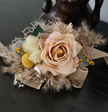 Load image into Gallery viewer, Everlasting flowers peach corsage w glitter - School formal / Wedding
