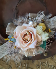 Load image into Gallery viewer, Everlasting flowers peach corsage w glitter - School formal / Wedding
