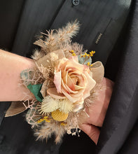Load image into Gallery viewer, Everlasting flowers peach corsage w glitter - School formal / Wedding
