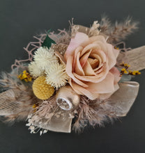 Load image into Gallery viewer, Everlasting flowers peach corsage w glitter - School formal / Wedding
