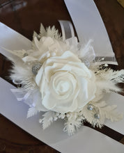 Load image into Gallery viewer, Everlasting flowers white corsage w silver beads - School formal / Wedding
