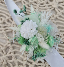 Load image into Gallery viewer, Everlasting flowers mint green &amp; white corsage - School formal / Wedding
