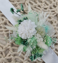 Load image into Gallery viewer, Everlasting flowers mint green &amp; white corsage - School formal / Wedding
