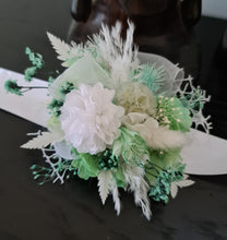 Load image into Gallery viewer, Everlasting flowers mint green &amp; white corsage - School formal / Wedding
