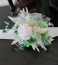 Load image into Gallery viewer, Everlasting flowers mint green &amp; white corsage - School formal / Wedding
