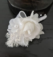 Load image into Gallery viewer, Everlasting flowers white corsage &amp; buttonhole w pearl flowers - School formal / Wedding
