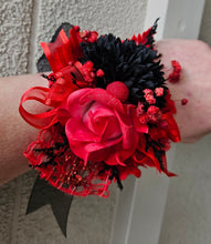 Load image into Gallery viewer, Everlasting flowers black &amp; red corsage - School formal / Wedding
