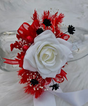 Load image into Gallery viewer, Everlasting flowers red &amp; white corsage  - School formal / Wedding
