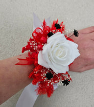 Load image into Gallery viewer, Everlasting flowers red &amp; white corsage  - School formal / Wedding
