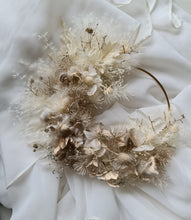 Load image into Gallery viewer, Preserved flowers cake hoop – neutral &amp; champagne gold – 5 inch
